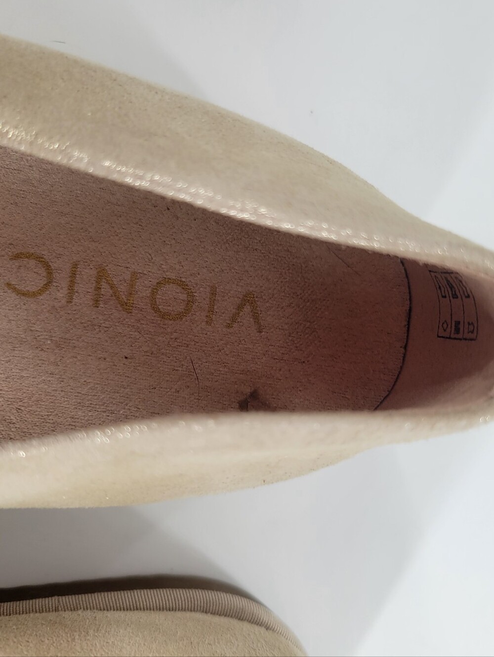 Vionic Willa in Gold slip on flats loafer size 6.5 - Picture 3 of 8
